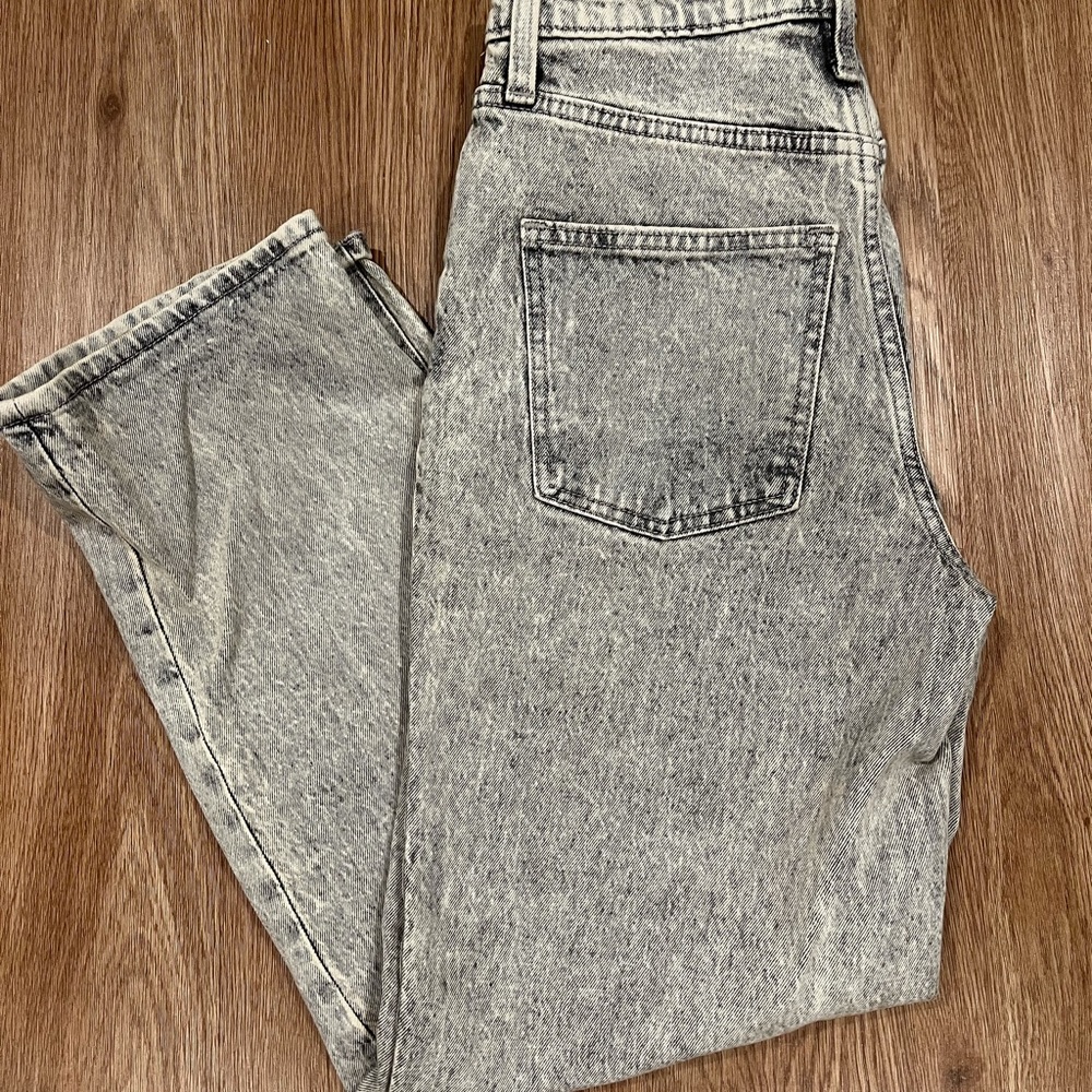 Universal thread mom jeans